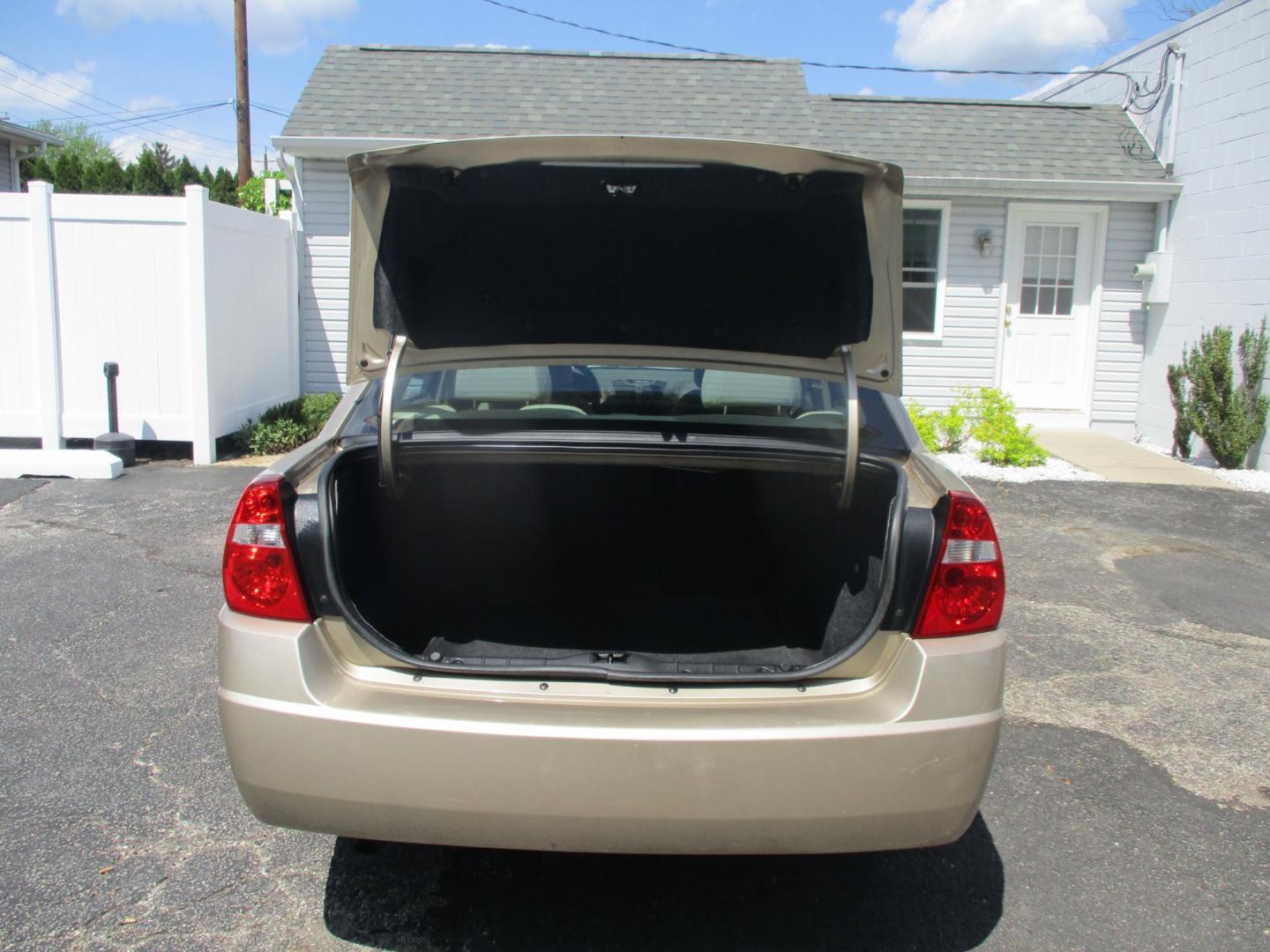 2006 GOLD Chevrolet Malibu (1G1ZT53806F) , located at 540a Delsea Drive, Sewell, NJ, 08080, (856) 589-6888, 39.752560, -75.111206 - Photo#25